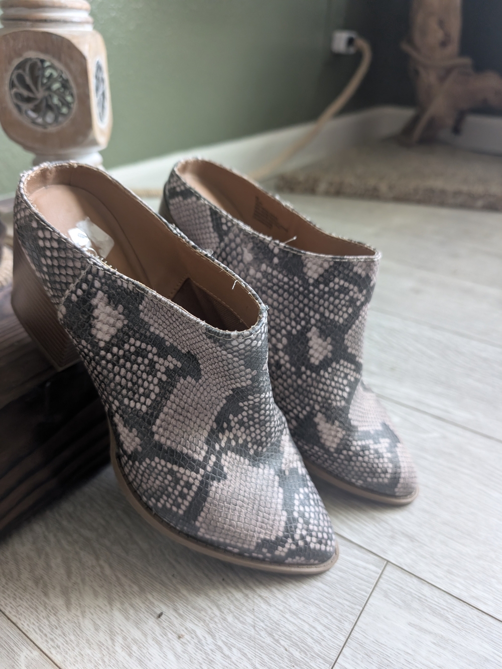 Old Navy Pink and Gray Snakeskin Block Heel Mules